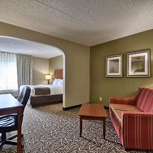 Clarion Inn & Suites - University Area
